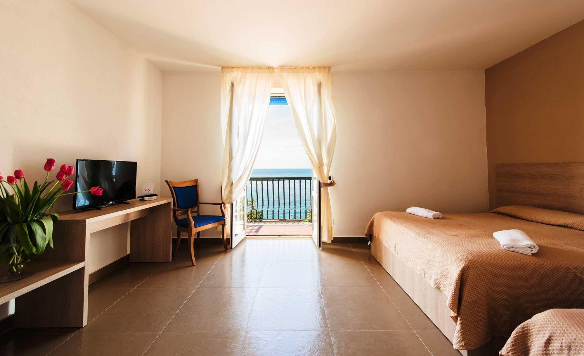 Hotel Stella Maris Terme 卡萨米乔拉泰尔梅 外观 照片